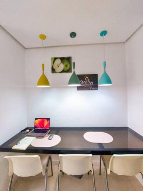 Budget Family Room w FREE pool access in Manila